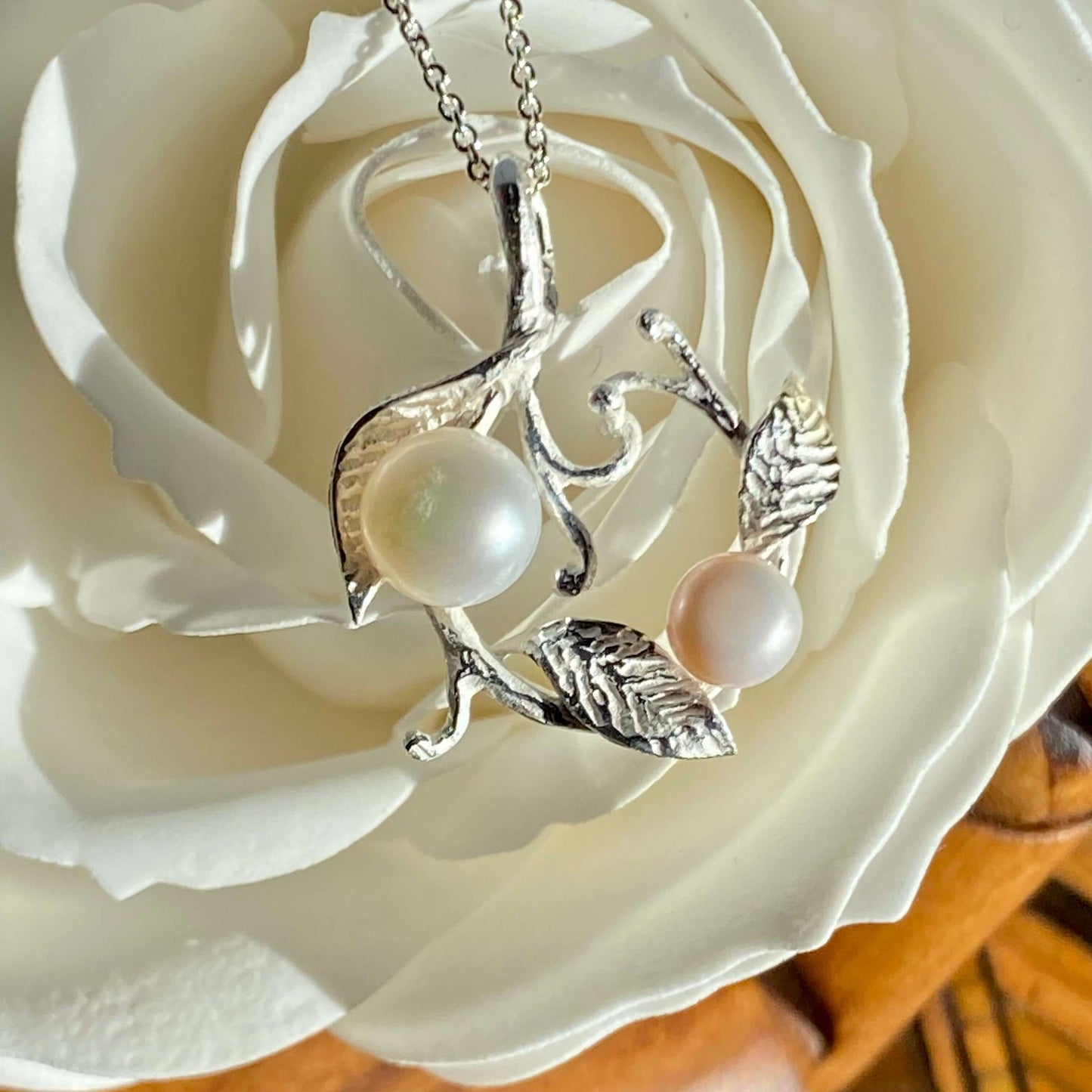 Freshwater Pearl & Leaves Wreath Sterling Silver Pendant - Twelve Silver Trees