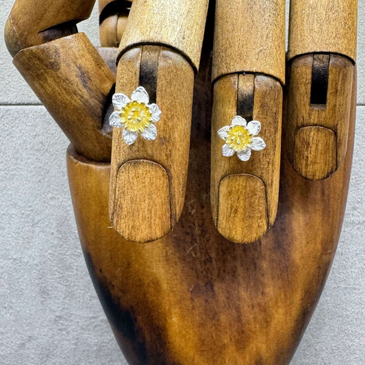 Daffodil Flower Stud Earrings and Pendant Gift Set - Twelve Silver Trees