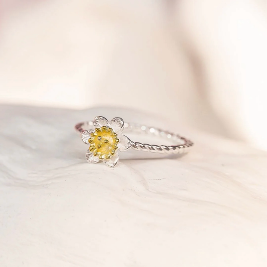 Daffodil Flower Solitaire Ring in Sterling Silver & Gold - Twelve Silver Trees