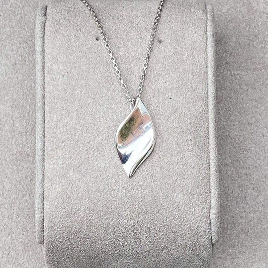 Plain Twisted Leaf Sterling Silver Pendant - Twelve Silver Trees