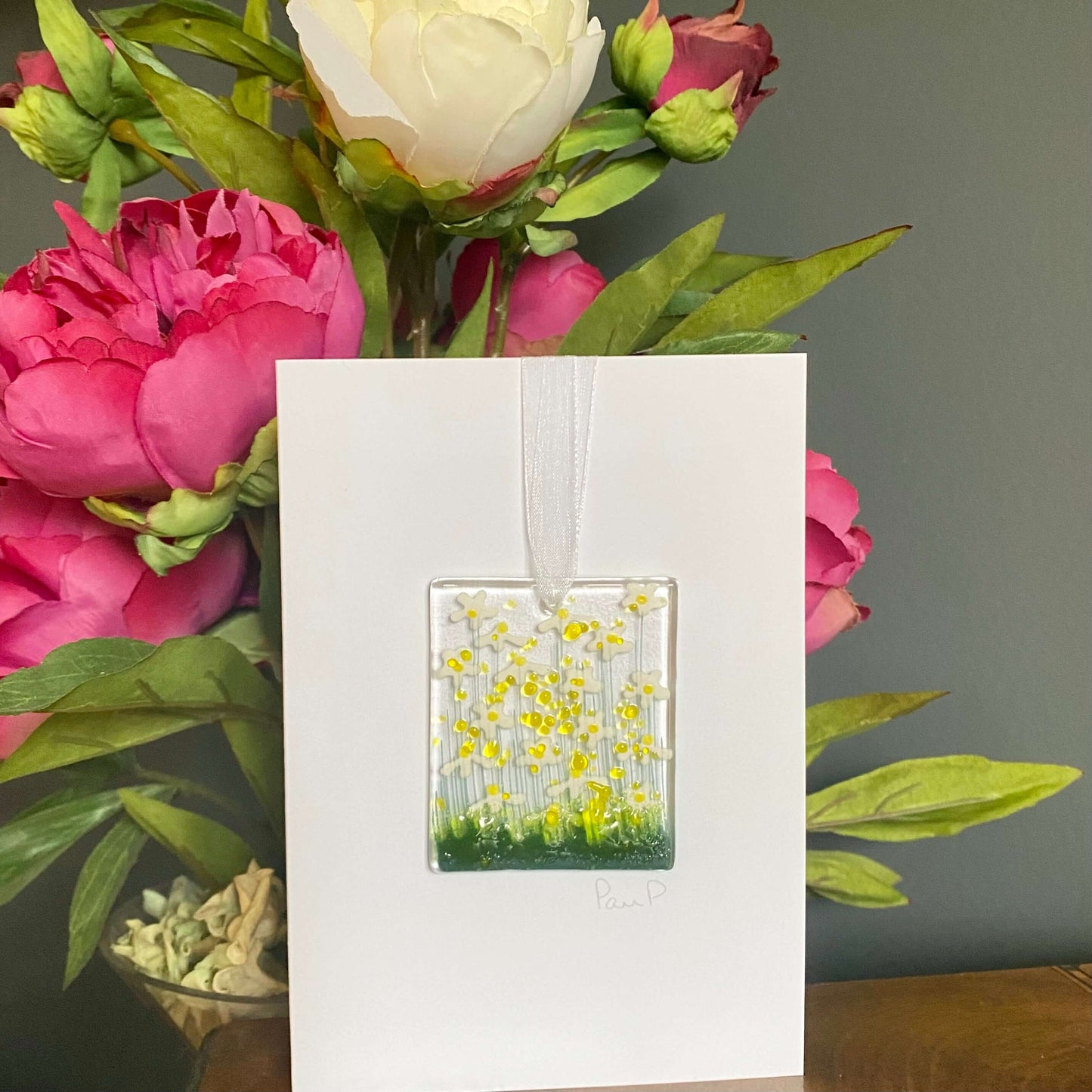Daisy Fused Glass Handmade Hanging Token Greetings Card Twelve Silver Trees
