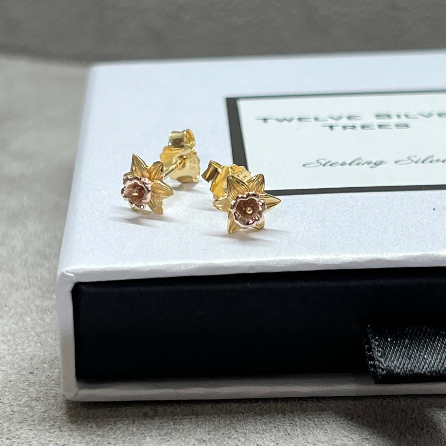 Daffodil Stud Earrings Pendant Set in Sterling Silver & 18 Carat Gold - Twelve Silver Trees