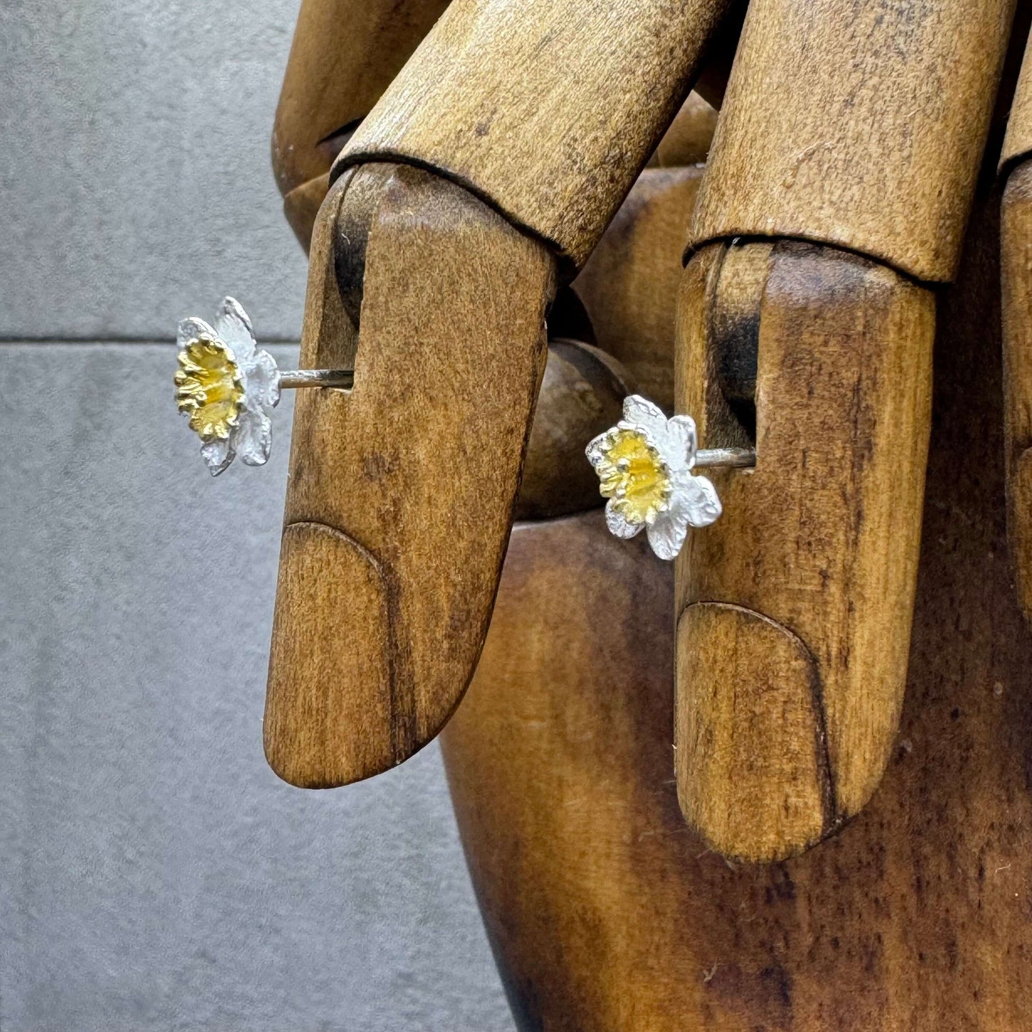 Daffodil Flower Stud Earrings In Sterling Silver With 18 Carat Gold - Twelve Silver Trees