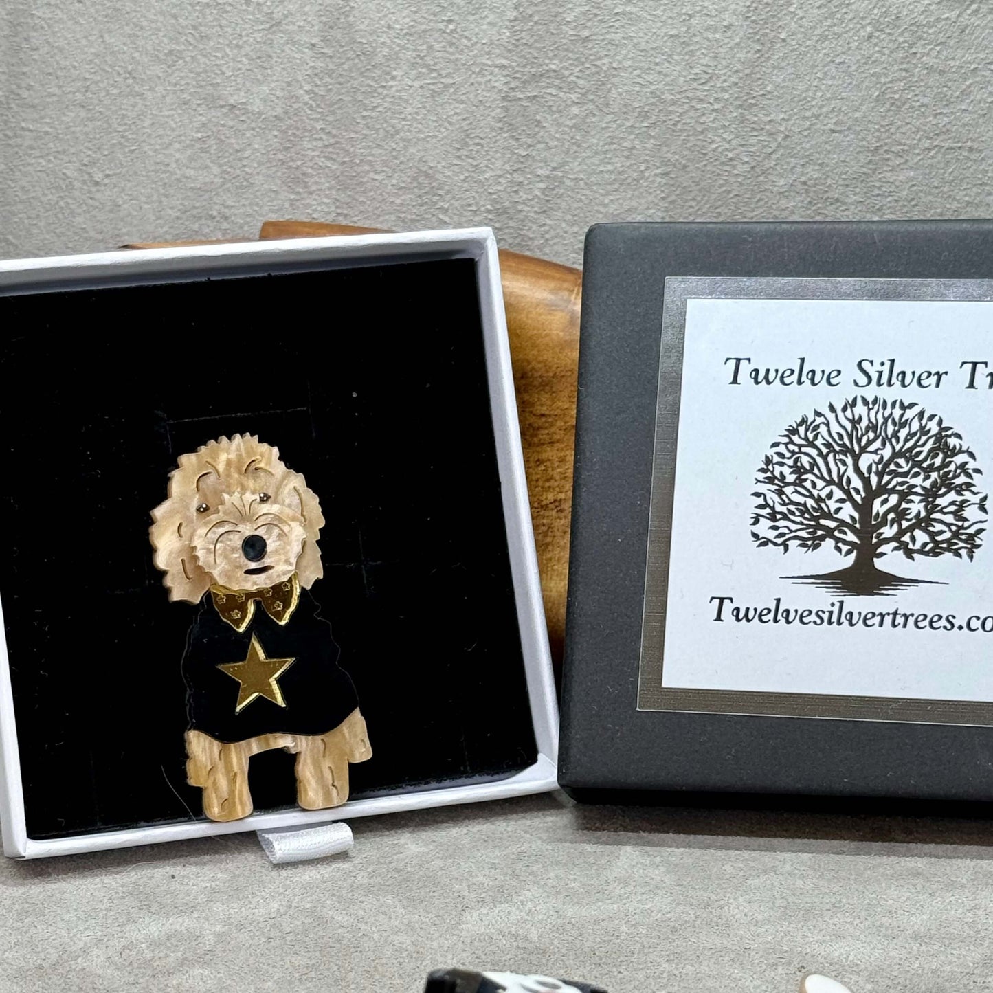 The Star Spangled Spaniel - Acrylic Art Dog Brooch - Twelve Silver Trees