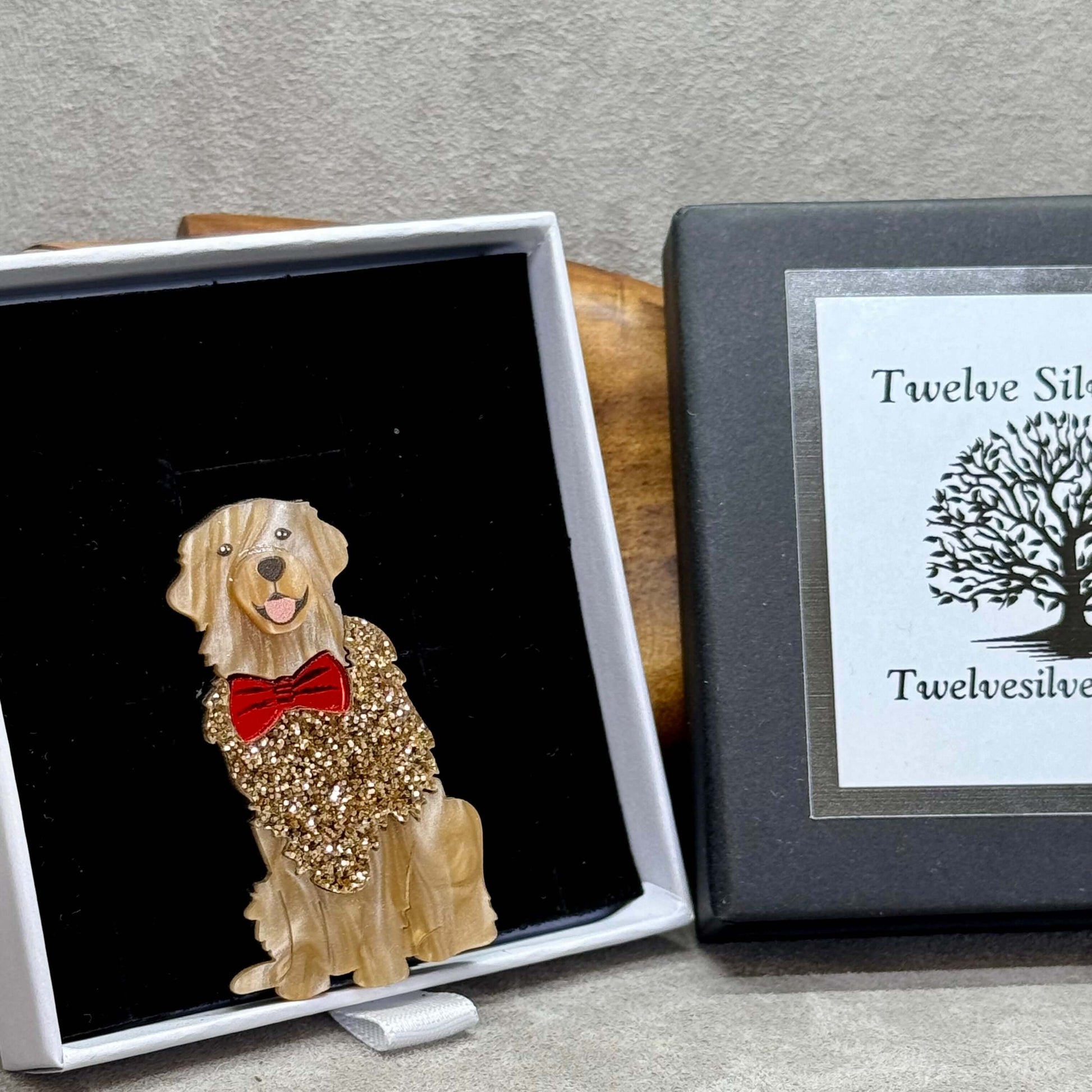 The Golden Retriever Acrylic Art Dog Brooch - Twelve Silver Trees