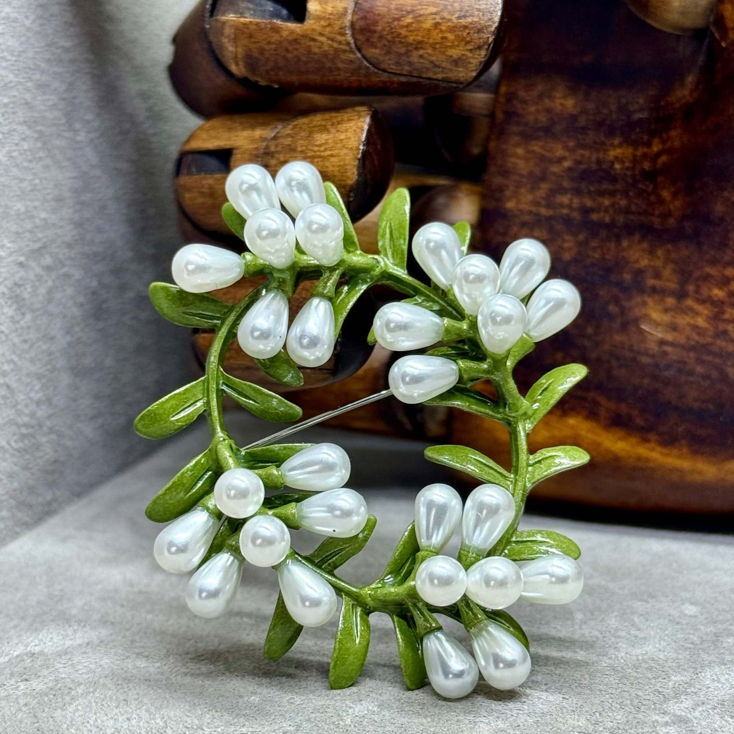 Large Faux Pearl Wreath Brooch - Twelve Silver Trees