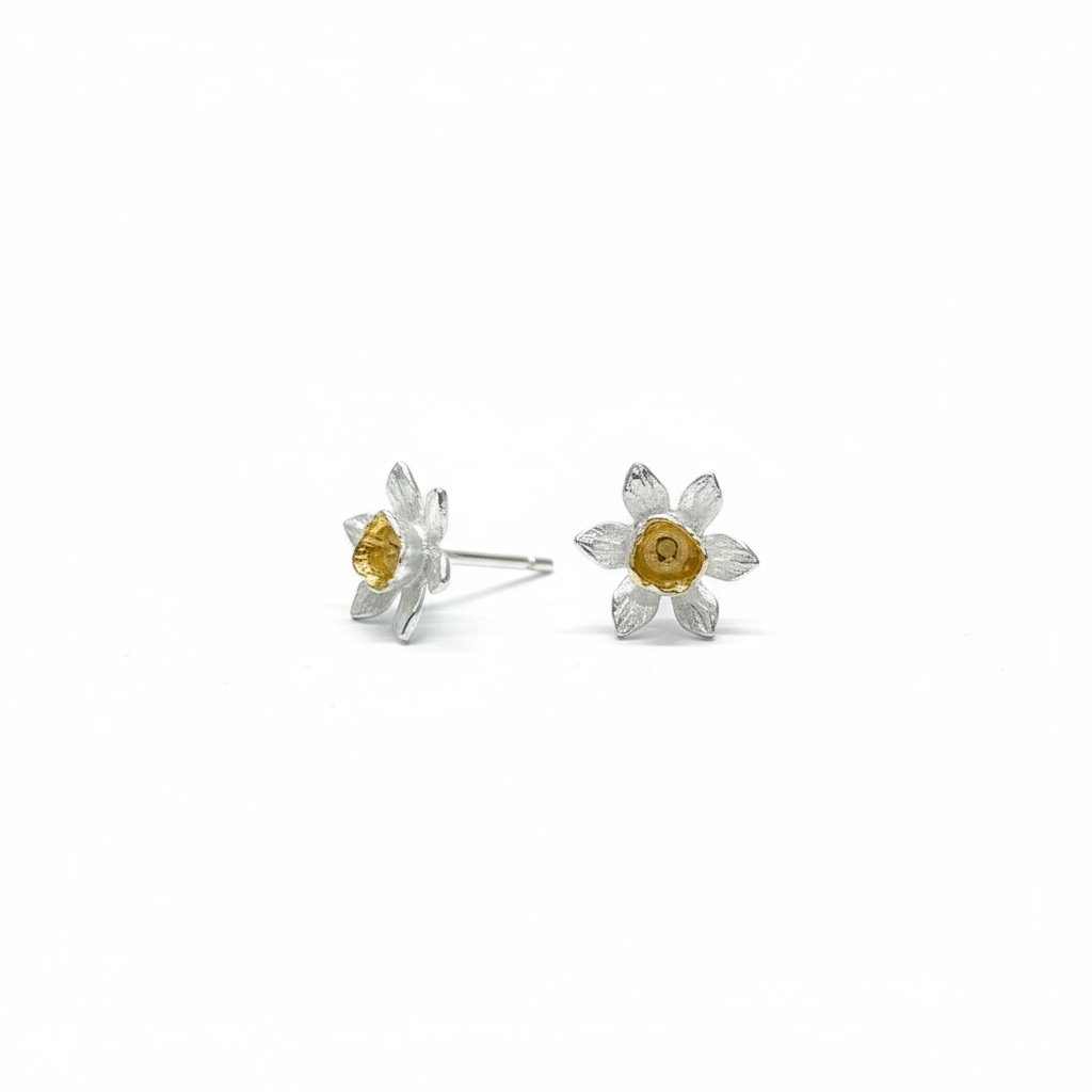 Daffodil Flower Stud Earrings in Sterling Silver & 18 Carat Gold - Twelve Silver Trees