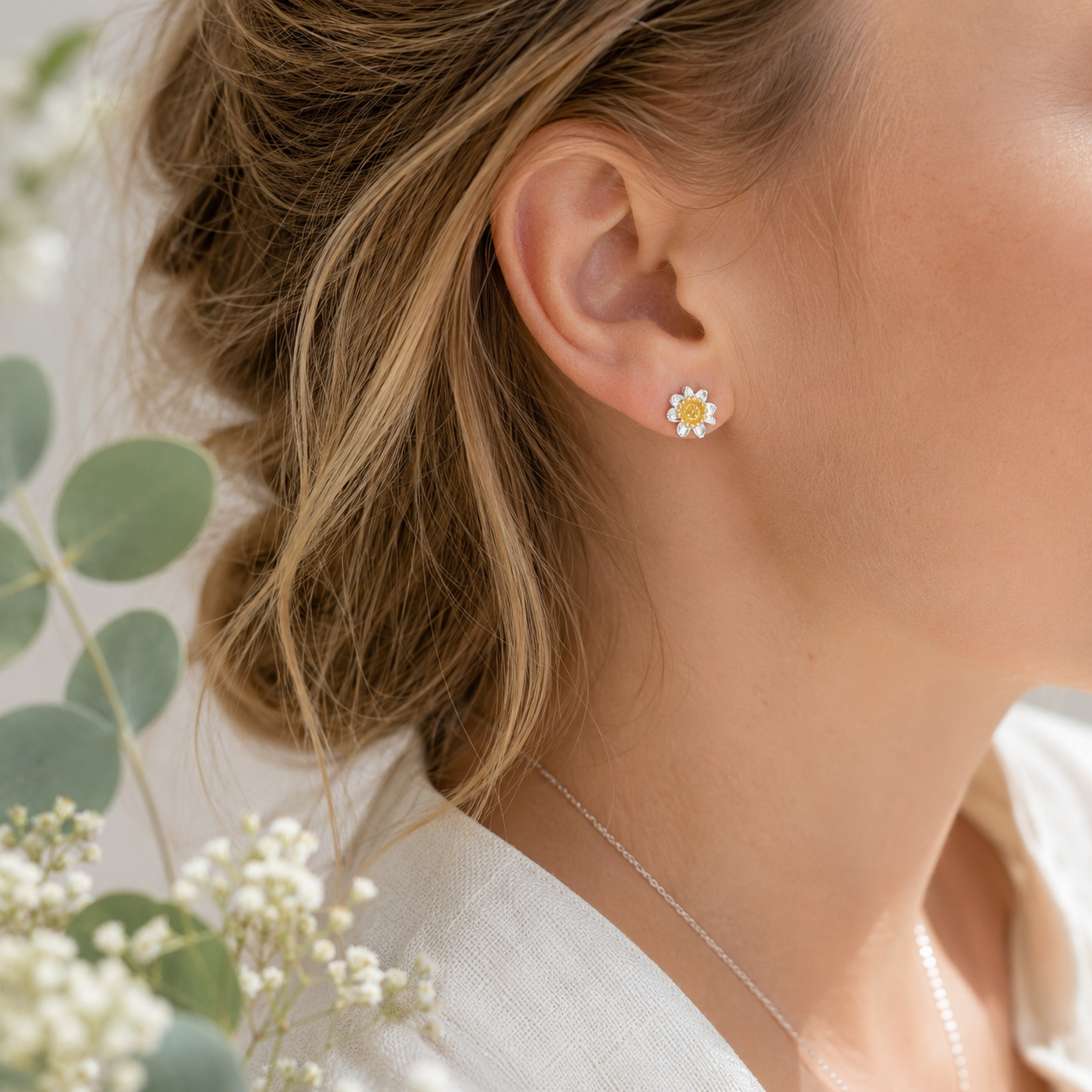 Sterling Silver Daffodil Stud Earrings with 18ct Gold - Twelve Silver Trees