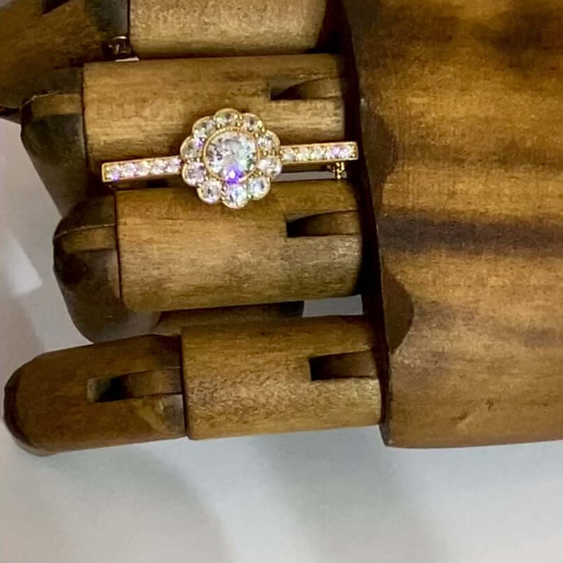 Daisy Cluster Bar Brooch in 18ct Gold & Sterling Silver - Twelve Silver Trees