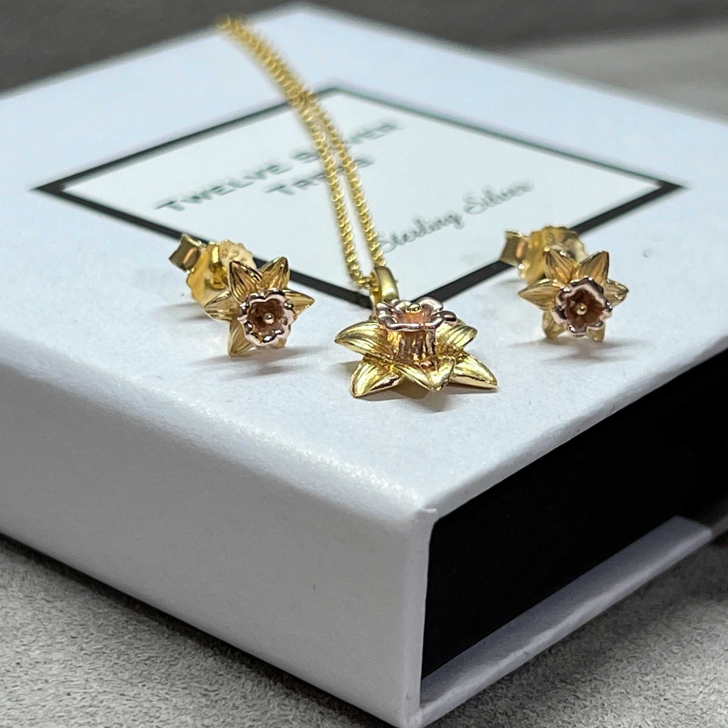 2 Tone Daffodil Stud Earrings in Sterling Silver & 18 Carat Gold - March Birth Flower - Twelve Silver Trees