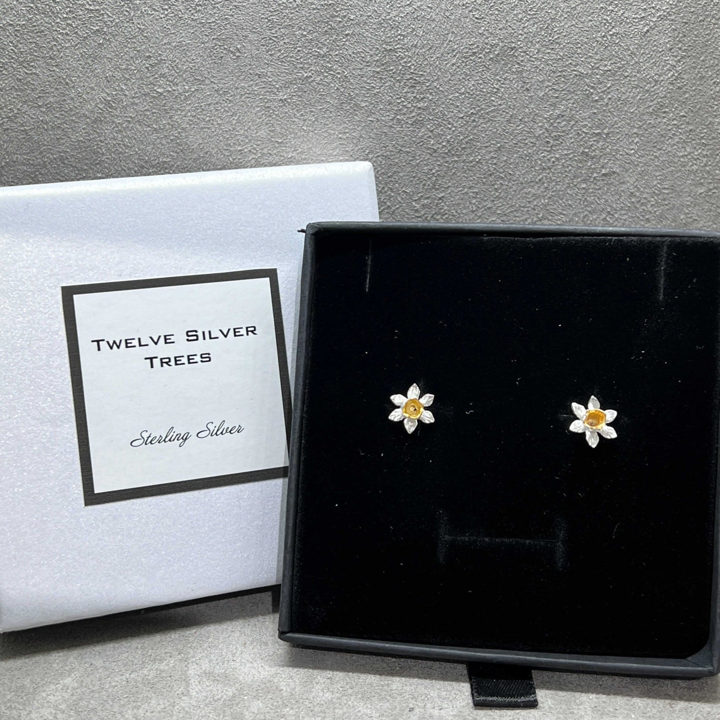 Daffodil Flower Stud Earrings in Sterling Silver & 18 Carat Gold - Twelve Silver Trees
