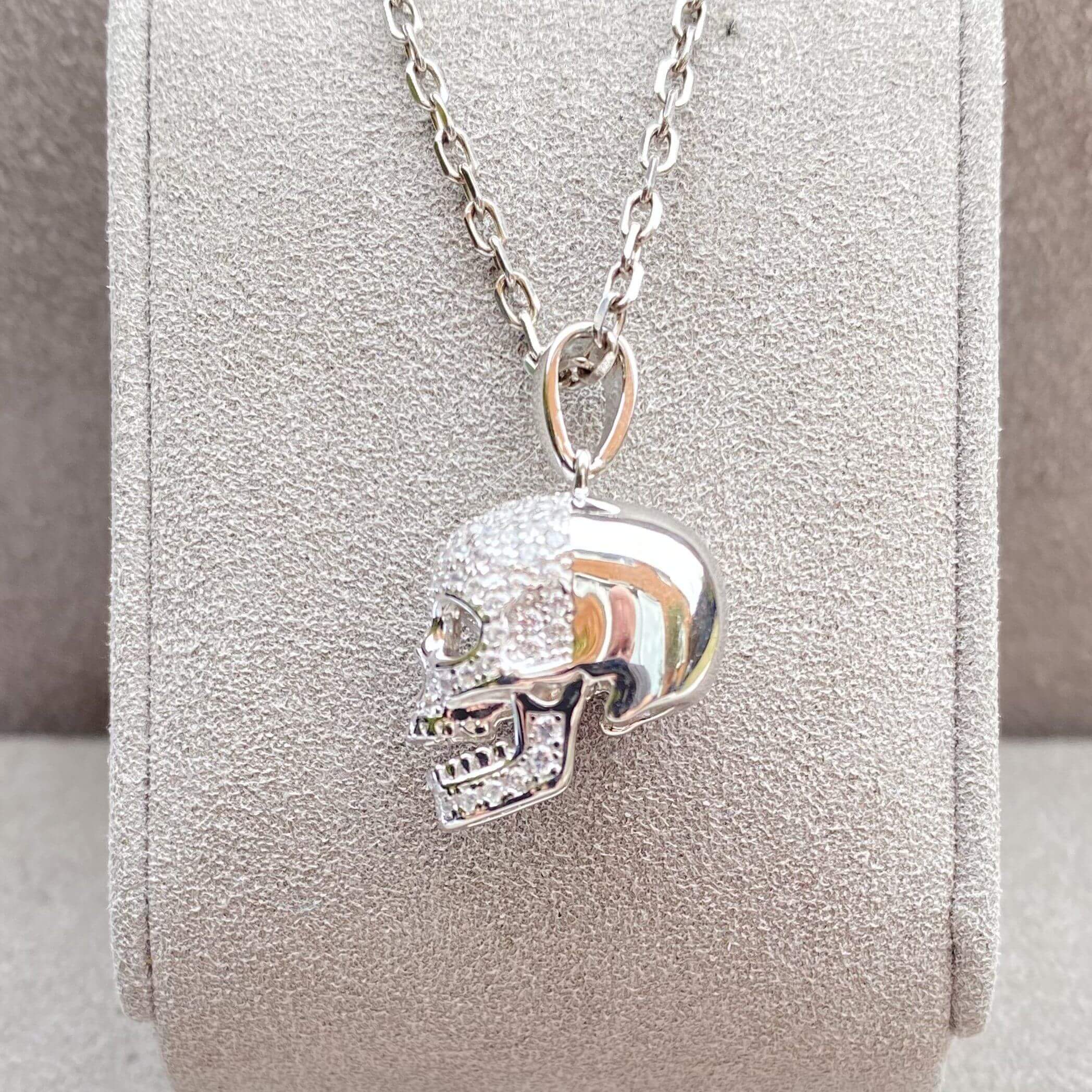 Skull sales pendant silver