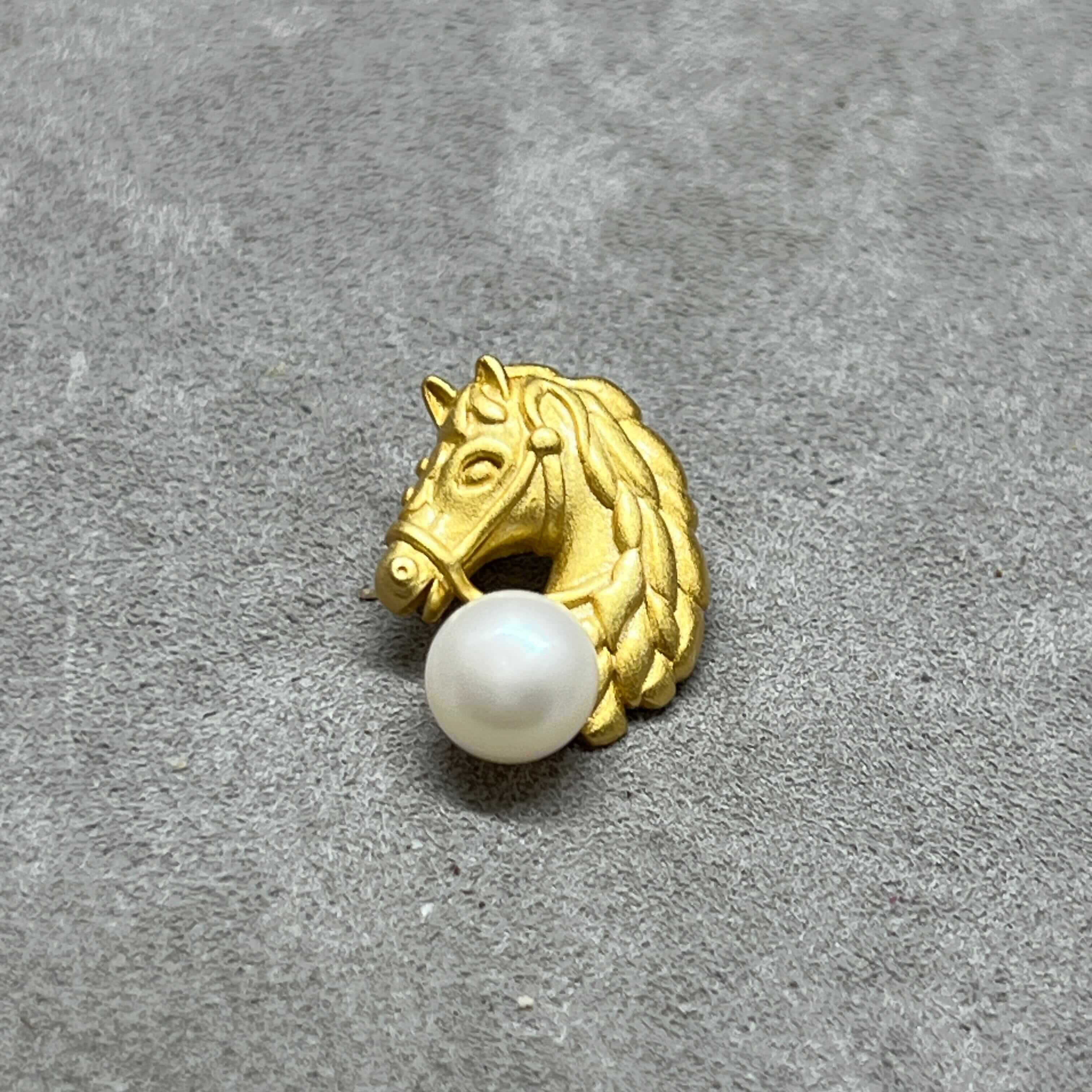 Silver hot sale horse brooch